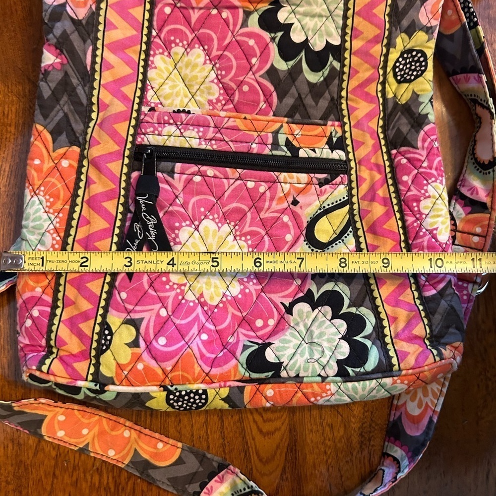 Vera Bradley Crossbody in Ziggy Zinnia EUC - Picture 10 of 10